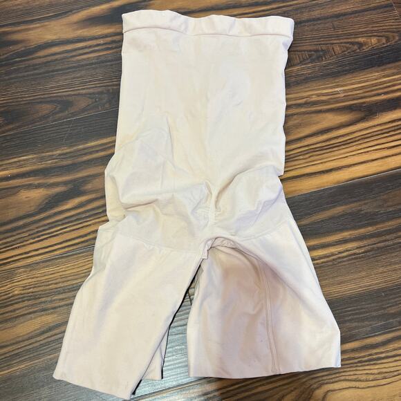 SPANX High Waisted Mid-Thigh Compression Shapewear Shorts Size L - Picture 3 of 8